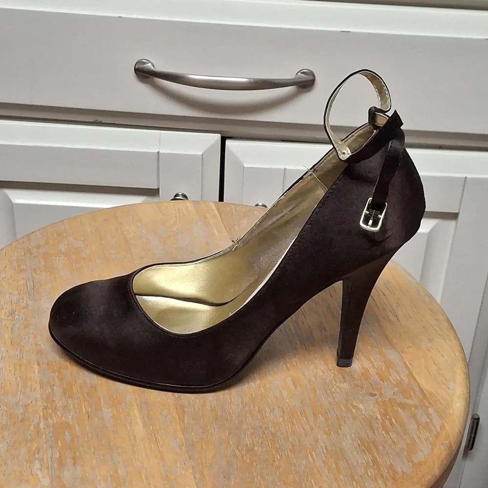 New Wild Diva Satin Closed Toe Evening Shoe Brown - Picture 2 of 7